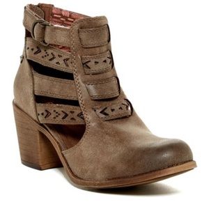 Rosy Lena Booties Size 10